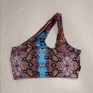 Stylish Snake Print Workout Crop Top